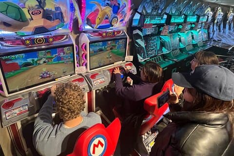 Solo Travelers Unite in Tokyo