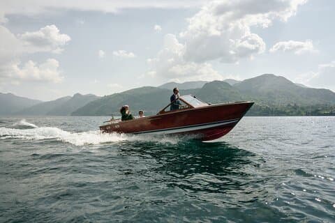 Private Lake Como Wooden Speedboat Tour with Aperitif