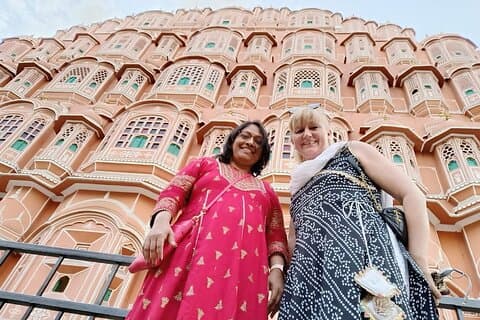 Delhi to Jaipur Private Tour: Forts, Palaces, Markets & Crafts