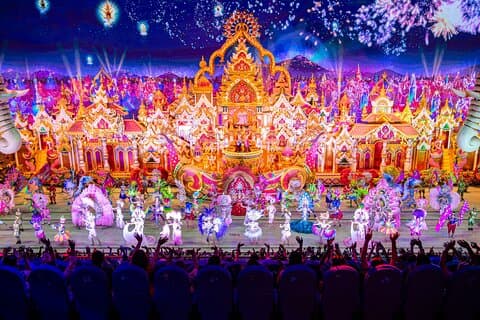 Karnevalens magiske show Phuket