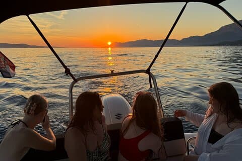 Makarska Sunset Speedboat Tour og svømmestopp på Brač