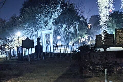 Visita guiada a pie por el fantasma de la historia y los embrujos