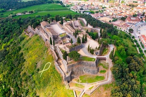 Girona Castell Hostalric e Roca Village Tour saindo de Palamos