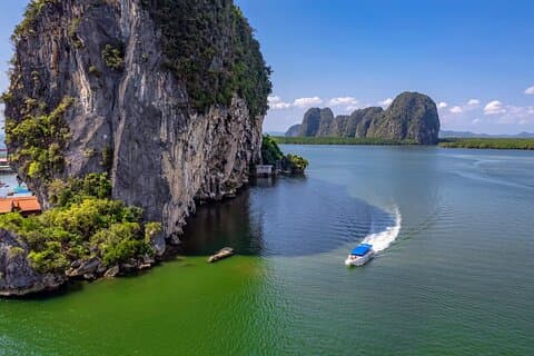 Swift Power Catamaran Glide til James Bond's Secret Island