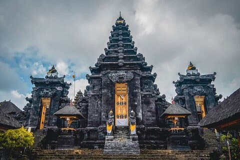 Desde Bali Picos Sagrados y Cataratas Ocultas