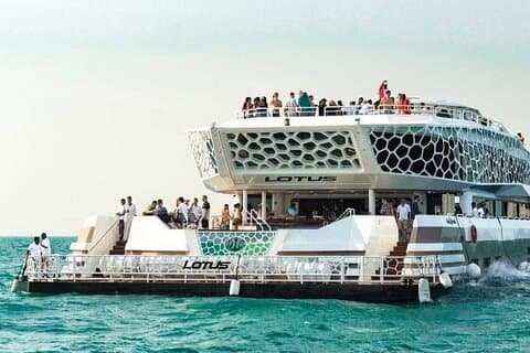 Royal Lotus Mega Yacht Luxe Diner Cruise 3 uur