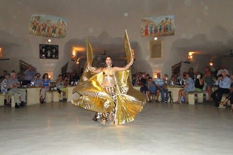 Kappadokien Türkische Nacht mit Abendessen und Kulturshow