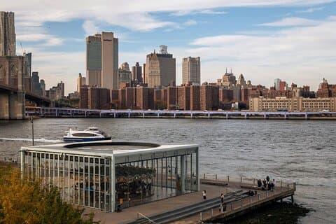Van wolkenkrabbers tot het Brooklyn Bridge Adventure van Cobblestones NYC