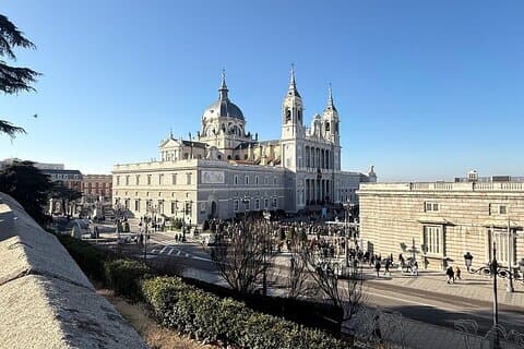 Madrid Altstadtführung zu Fuß Halbprivat 12ppl Max