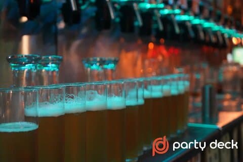 楽しいゲームでハンガリービールの試飲体験