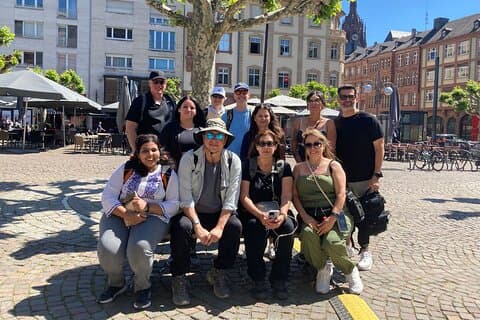 Frankfurt Walking Tour : Upptäck populära sevärdheter och dolda pärlor