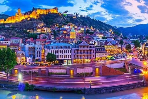 Transporte de carro de Zvartnots Airport para Tbilisi