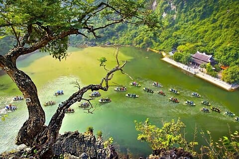 Ninh Binh Dagstur fra Hanoi : Hoa Lu-TrangAn - Mua Cave & Cykling