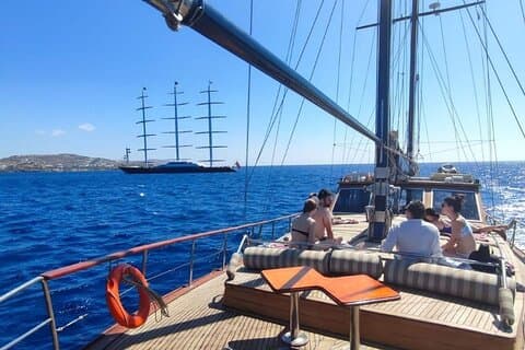 Gemeinsame Mykonos Segelkreuzfahrt nach Delos und Rhenia Inseln