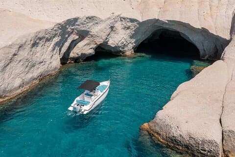 Privat Inclusive båt äventyr runt Milos Island