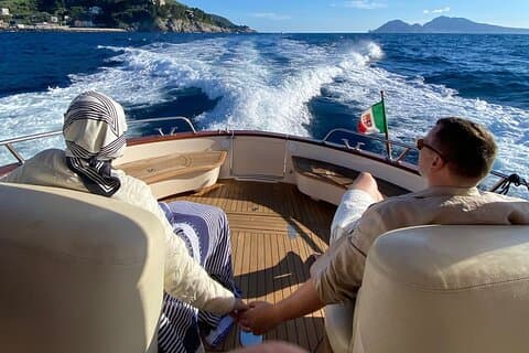 Tur i Paradise Boat i Amalfi och Pontine Islands