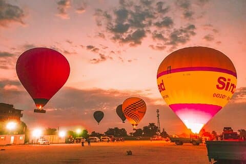 Globo aerostático y valle de los reyes y templo Hatshepsut
