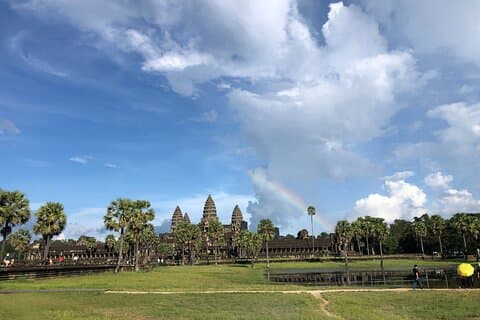 En dag til Angkor Wat Bayon Ta Prohm fra Phnom Penh