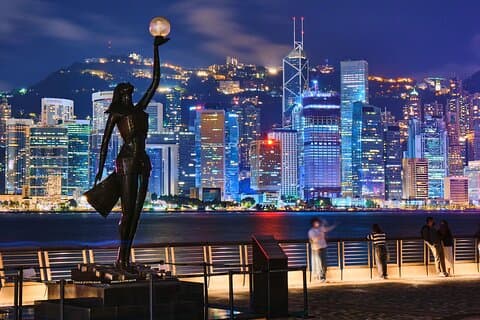 Private Hong Kong Top Night Tour: Cruise, Aquarium Dinner, Peak