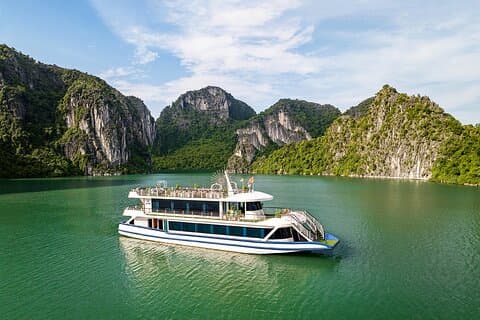 Tour della baia di Ha Long Nuova crociera a 5 stelle pick up dalla città di Ha Long