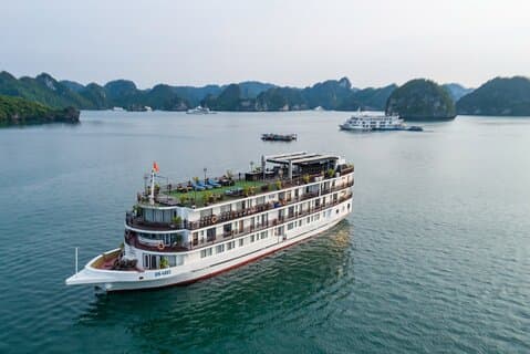 Luxury Cruises 2 dages udforskning af Halong Bay fra Hanoi