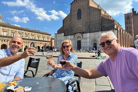 Bologna Food and Wine Tasting with City Guided Sightseeing Tour