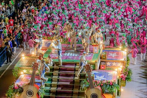 Défilé du carnaval de Rio avec costume et transfert à l'hôtel