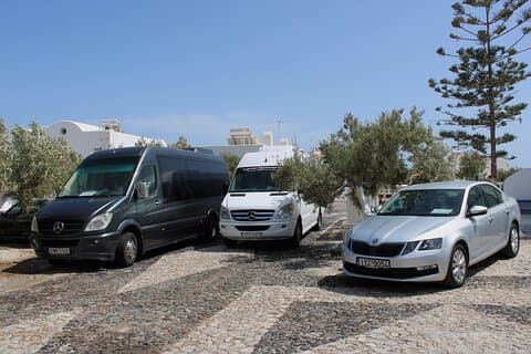 Privater Luxustransfer in Santorini vom Flughafen, Hafen und darüber hinaus
