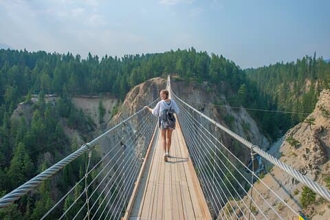 Puente Natural Golden Skybridge Emerald Lake y las Cataratas Takakkaw