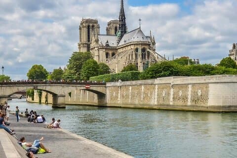 Paris Newbie's Adventure og Unlock The City of Lights