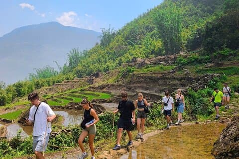 SAPA : 2 DIAS Caminhada & 1 noite em hospedagem com Guia Local