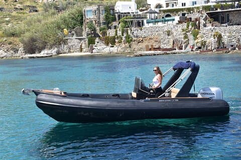 Tre timmars privat kryssning till Mykonos sydkust