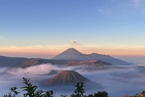 From Yogyakarta: Borobudur, Bromo and Ijen Tour 3-Day with Train