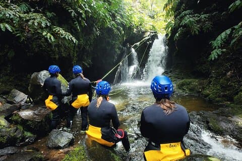 São Miguel : Niveau 1 de canyoning à Ribeira dos Caldeirões, Açores