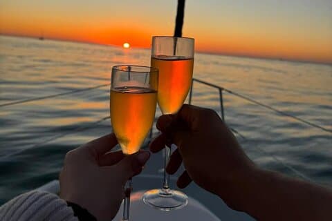 Porto, una crociera in barca a vela con vino Porto e un tramonto magico.