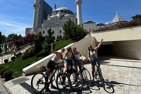 Fahrrad oder E - Fahrrad Selbstgeführte Tour & Verleih von Old Bazar