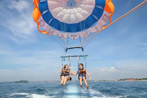 Bali Jet Ski, Parasailing, Banaan en Donut Boot met Transfer