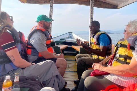 Excursion d'une journée à la source thermale du lac Kivu et en bateau