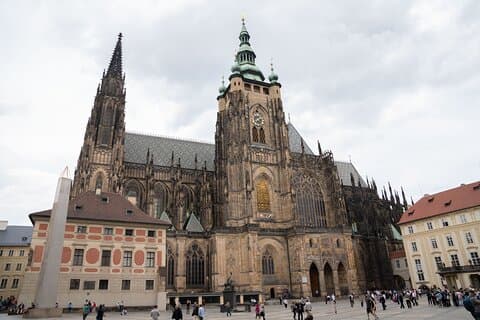 Excursão em pequeno grupo pelo Castelo de Praga com um Guia local