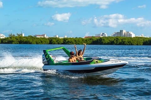Aventura en lancha rápida y snorkel en Cancún Manglares