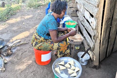 3 Days Village Stay in the Jungle: Cook, Roast Coffee & Milk Cows