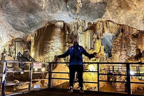 Hue till Paradise Cave Tour – heldag endast på jämna datum