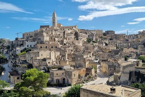 Daglig tur til Alberobello og Matera fra Bari med delt overføring