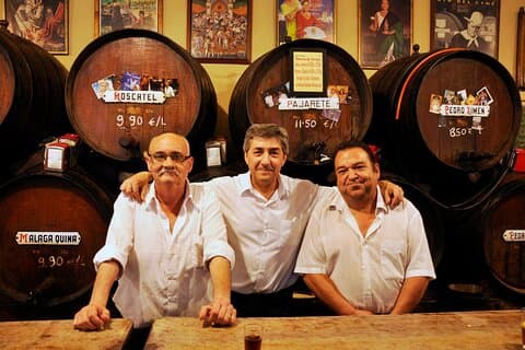 Málaga Wine & Tapas Visita guiada de pequenos grupos