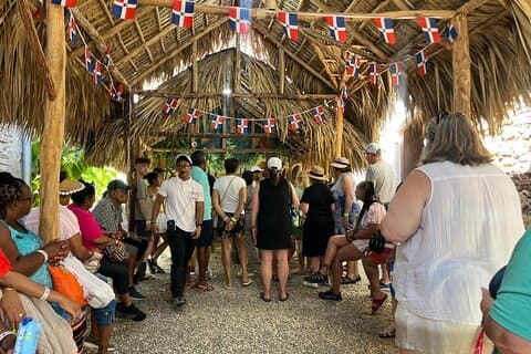 Sabor Dominicano : Tour Privado Ron, Chocolate y Cultura