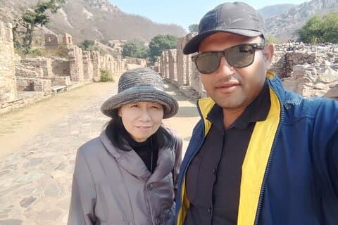 Privéreis van Jaipur naar Chandbaori Stepwell & Haunted Bhangarh