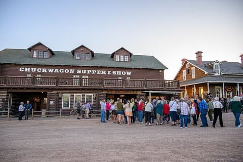 Fort Hays Chuckwagon Supper & Cowboy Show Música