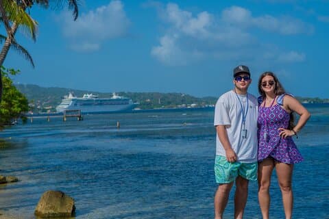 Roatan City tour wildlife and beach