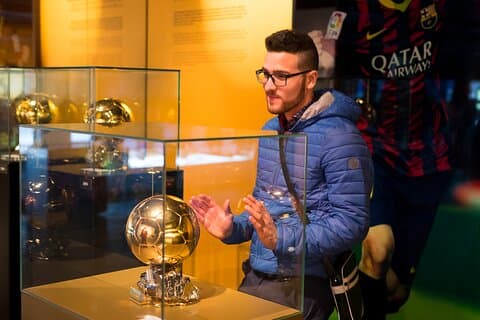 Hop On Hop Off Barcelona City Tour og billet til FC Barcelona Museum