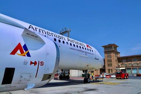 Yerevan Airport en Hotel Gedeeld Vervoer